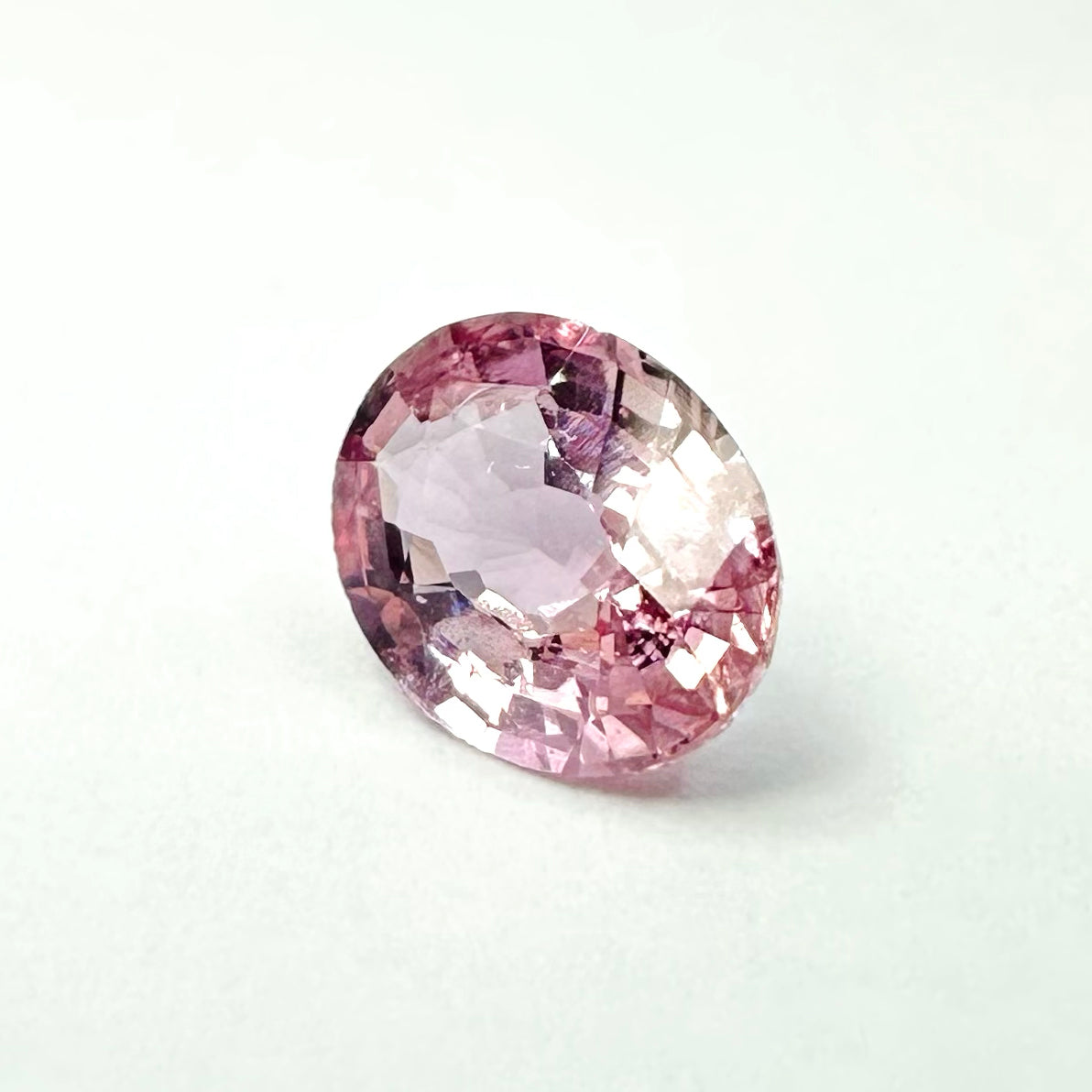 1.07cts 7.3x5.5mm Oval Faceted Pink Sapphire