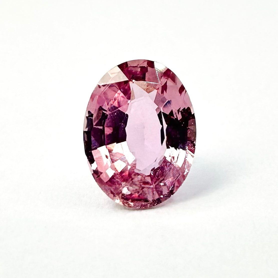 1.07cts 7.3x5.5mm Oval Faceted Pink Sapphire