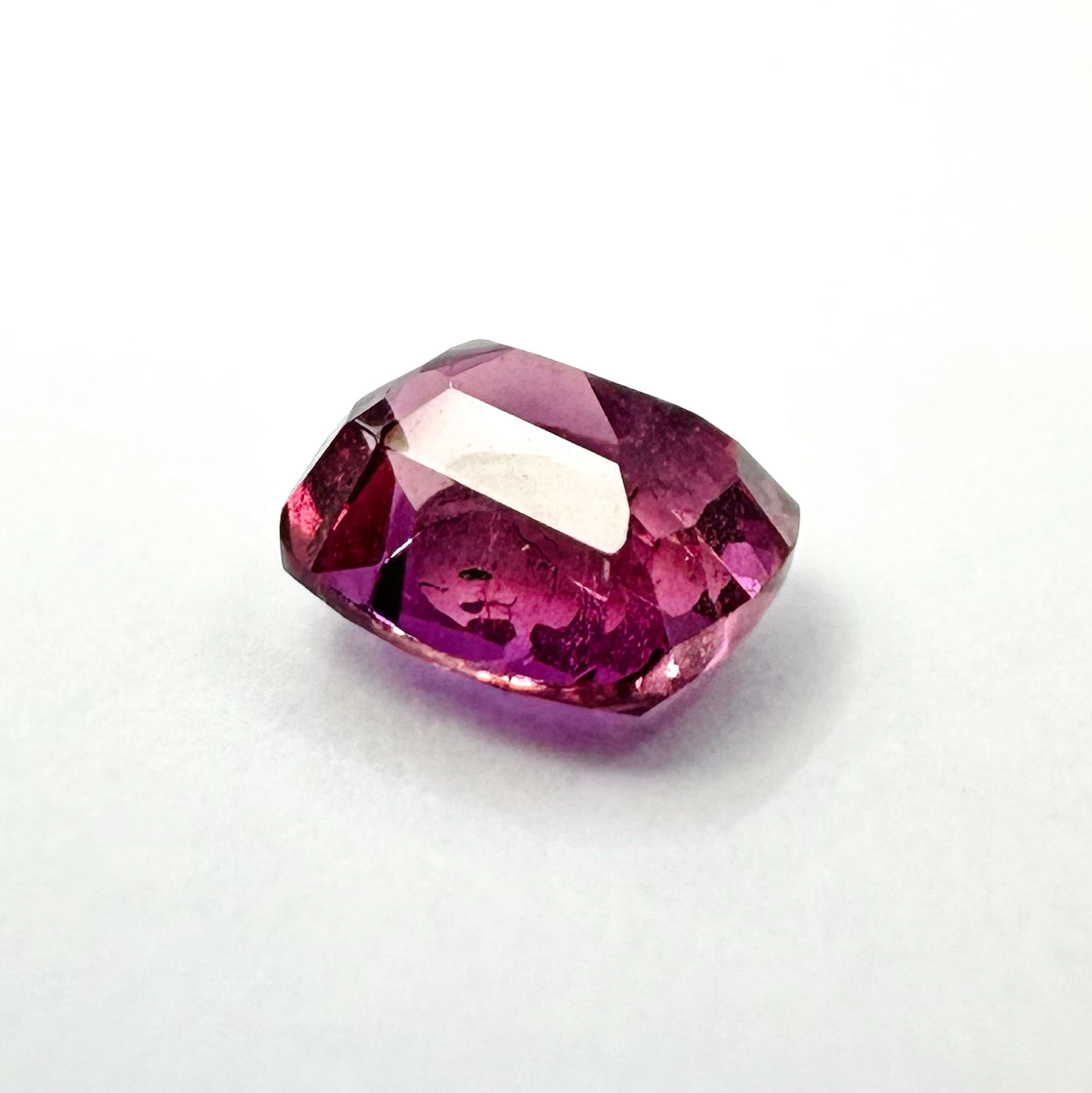 1.06cts 5.5x5mm Cushion Cut Faceted Pink-Purple Sapphire