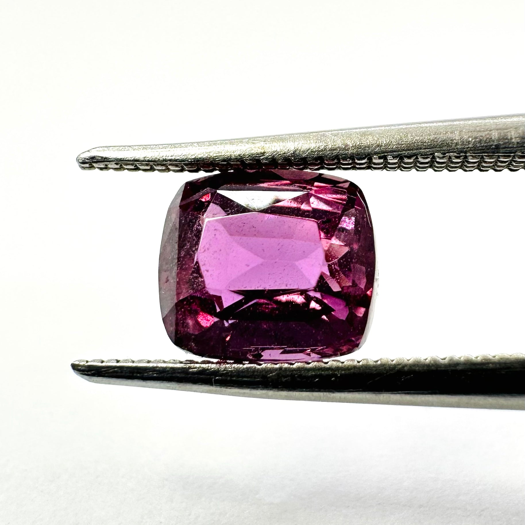 1.06cts 5.5x5mm Cushion Cut Faceted Pink-Purple Sapphire