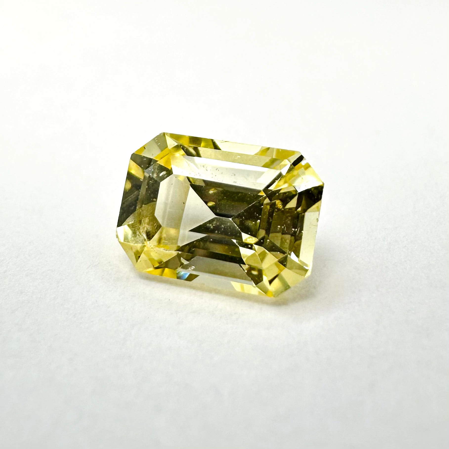 1.05cts 6.5x4.5mm Octagon Shaped Yellow Sapphire