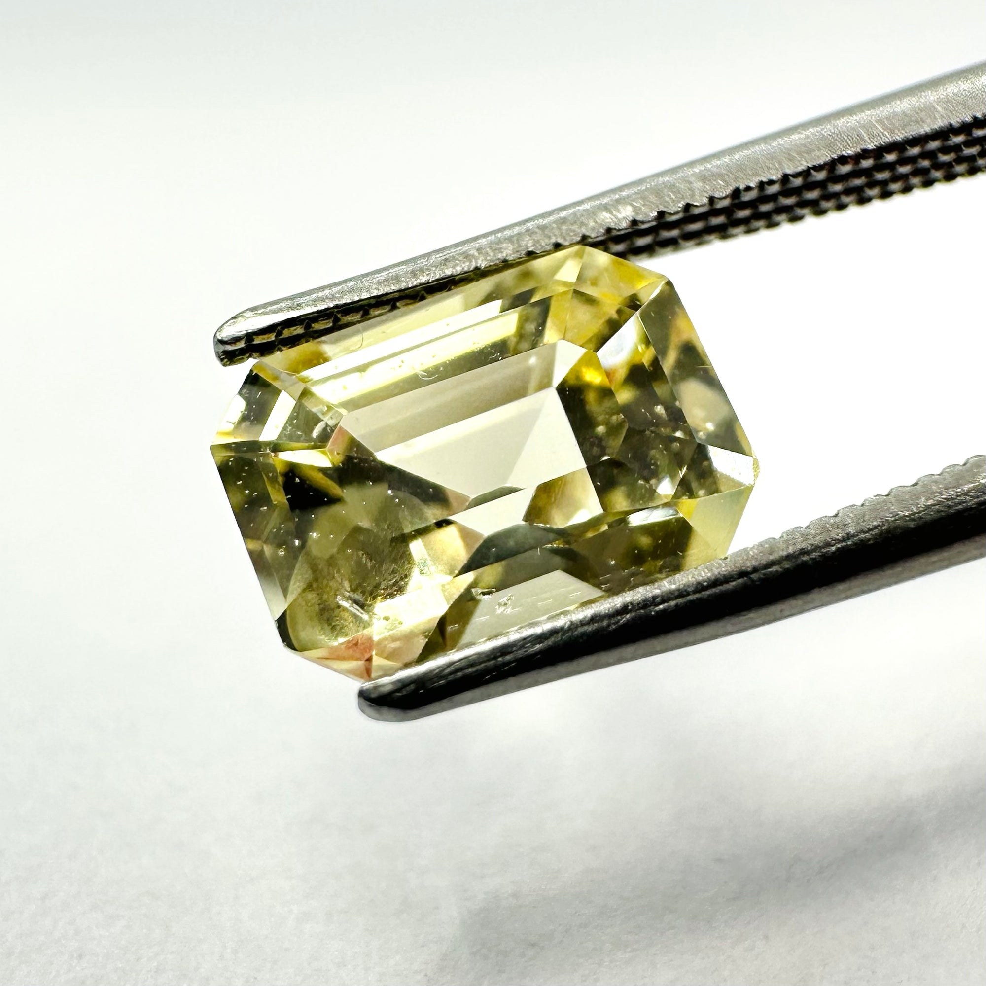 1.05cts 6.5x4.5mm Octagon Shaped Yellow Sapphire