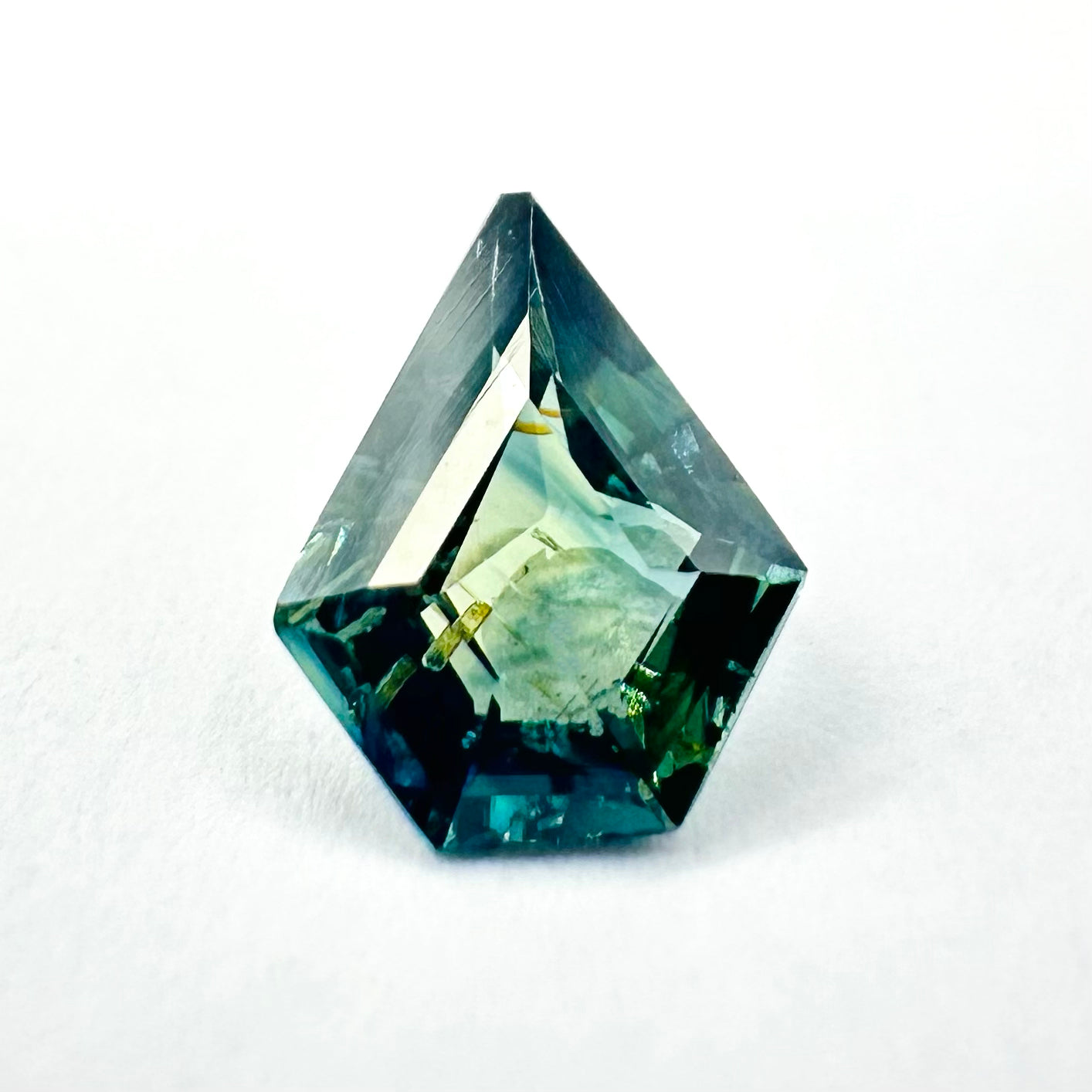 0.70cts 7x5.5mm Fancy Cut Kite Teal Sapphire