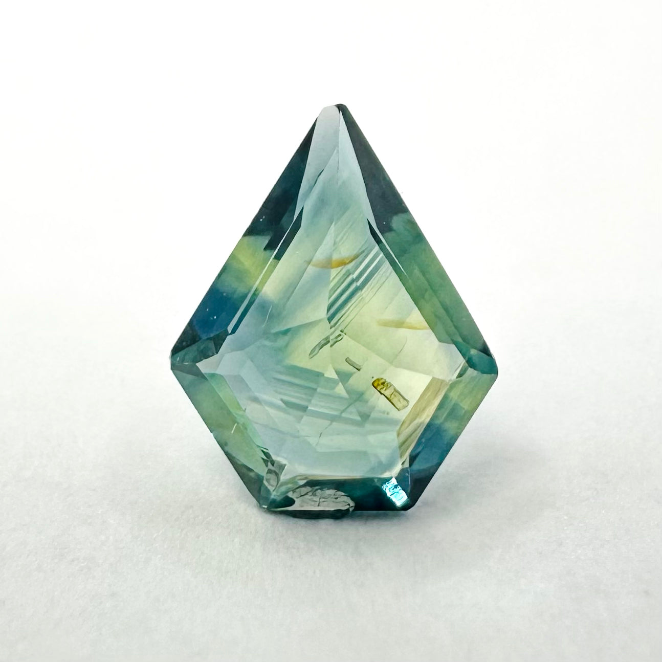 0.70cts 7x5.5mm Fancy Cut Kite Teal Sapphire
