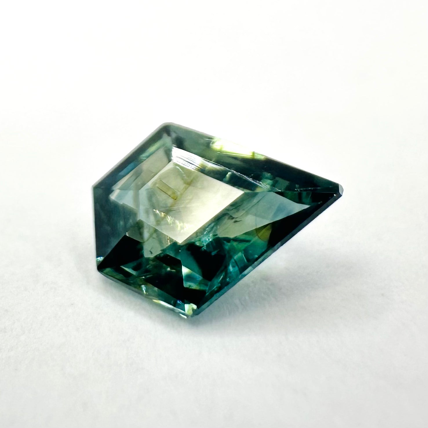 0.70cts 7x5.5mm Fancy Cut Kite Teal Sapphire