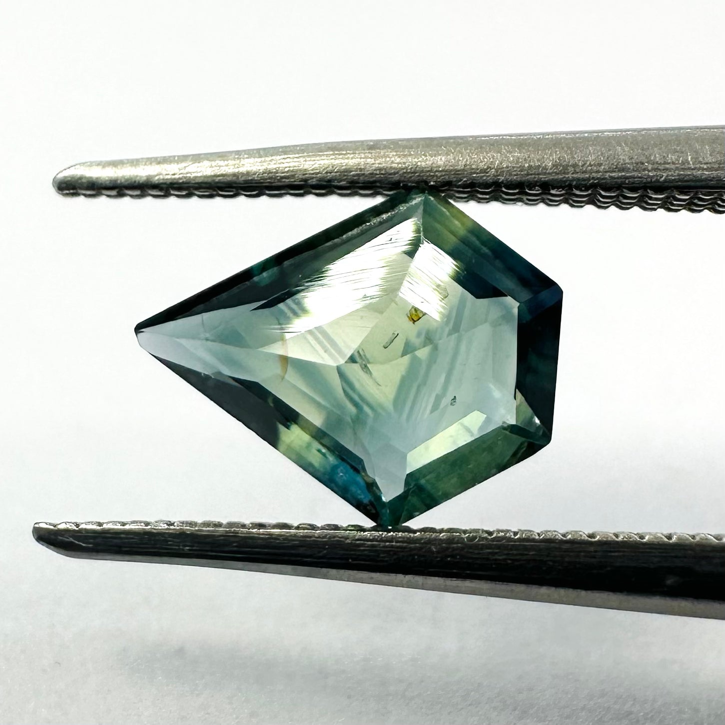0.70cts 7x5.5mm Fancy Cut Kite Teal Sapphire