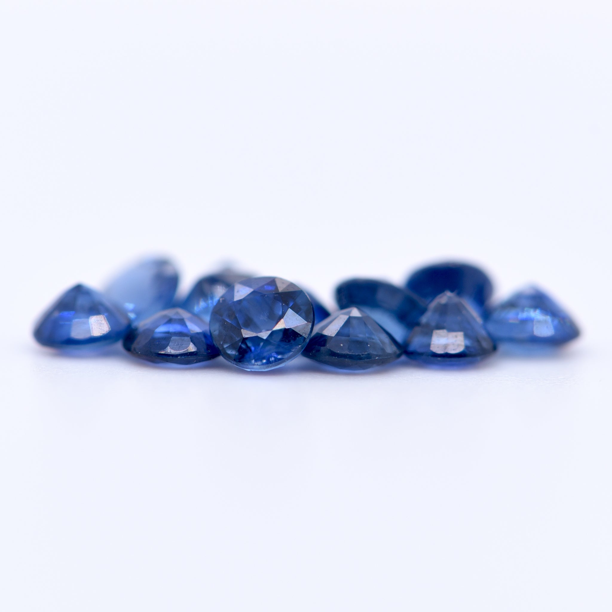 3.5mm Round Faceted Blue Sapphires