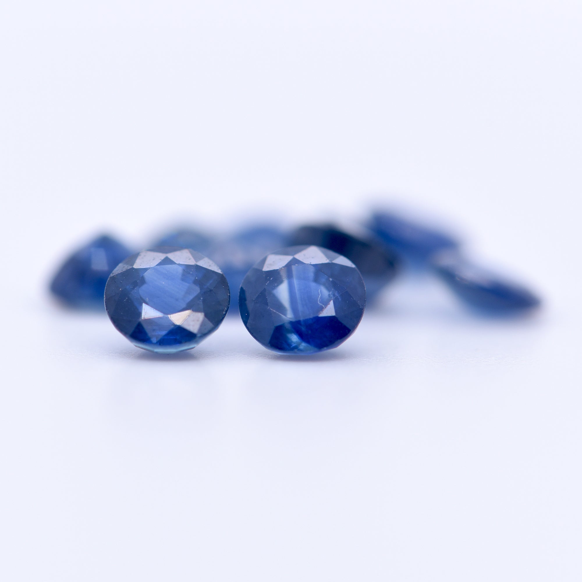 4.75mm Round Faceted Blue Sapphires