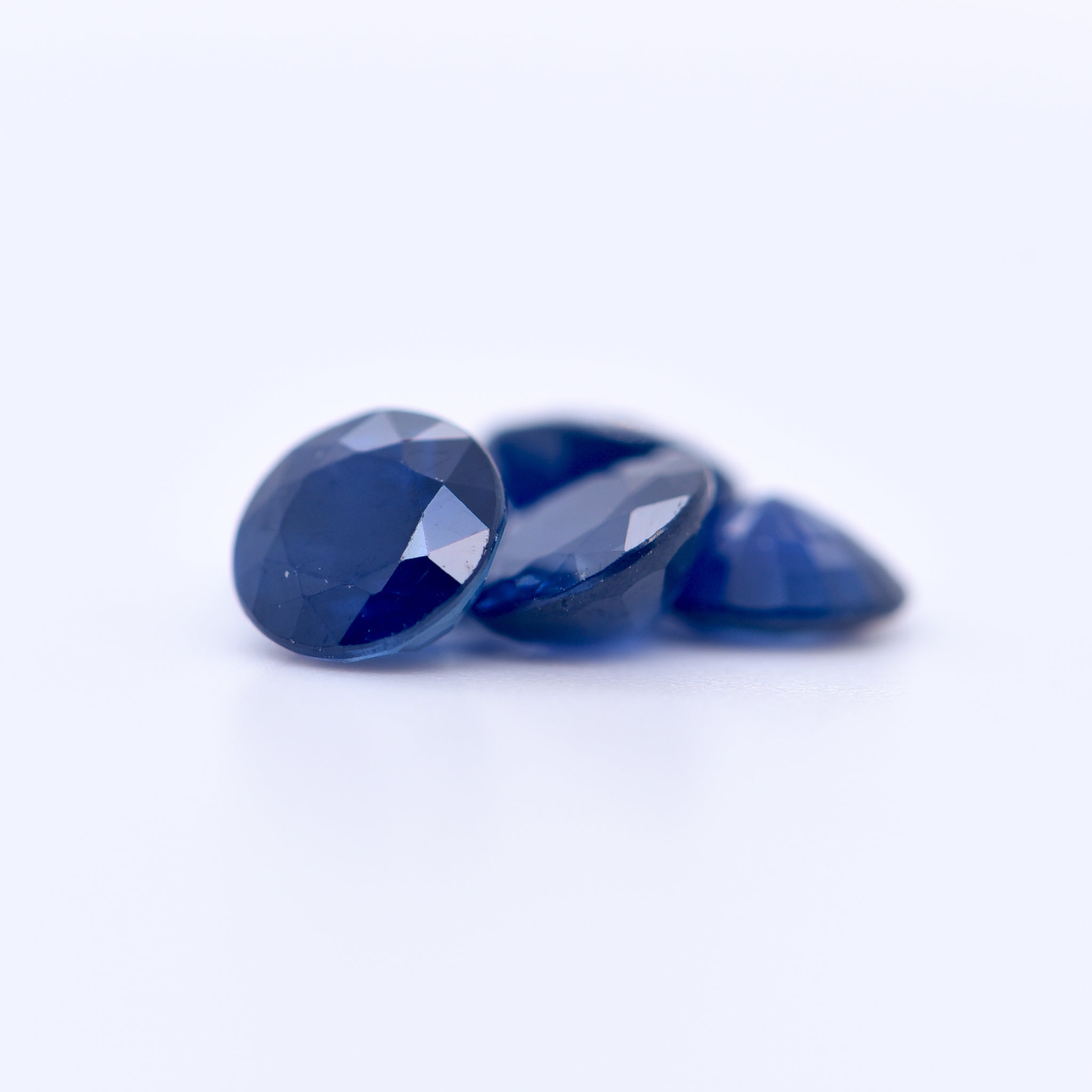 5.5mm Round Faceted Blue Sapphires