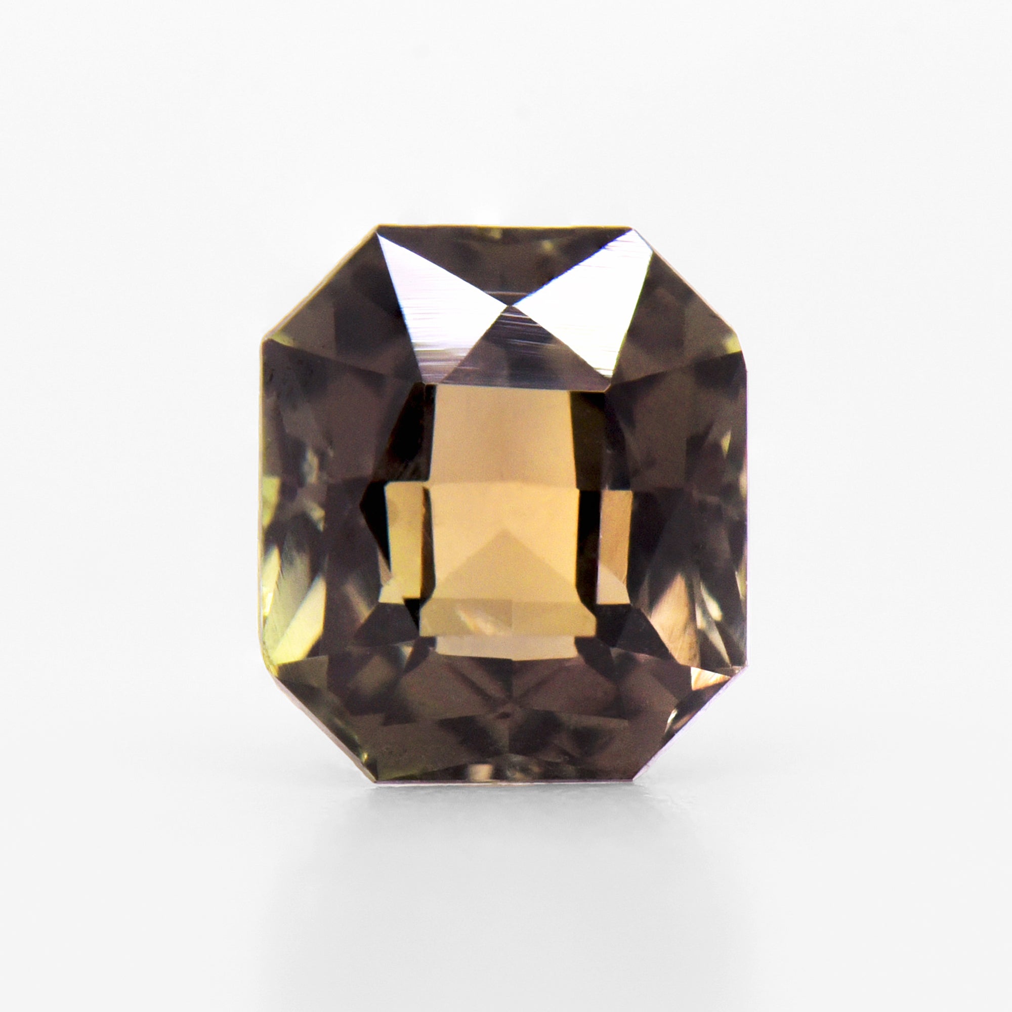 1.30cts 6.5x5.7mm Octagonal Faceted Colour Change Sapphire