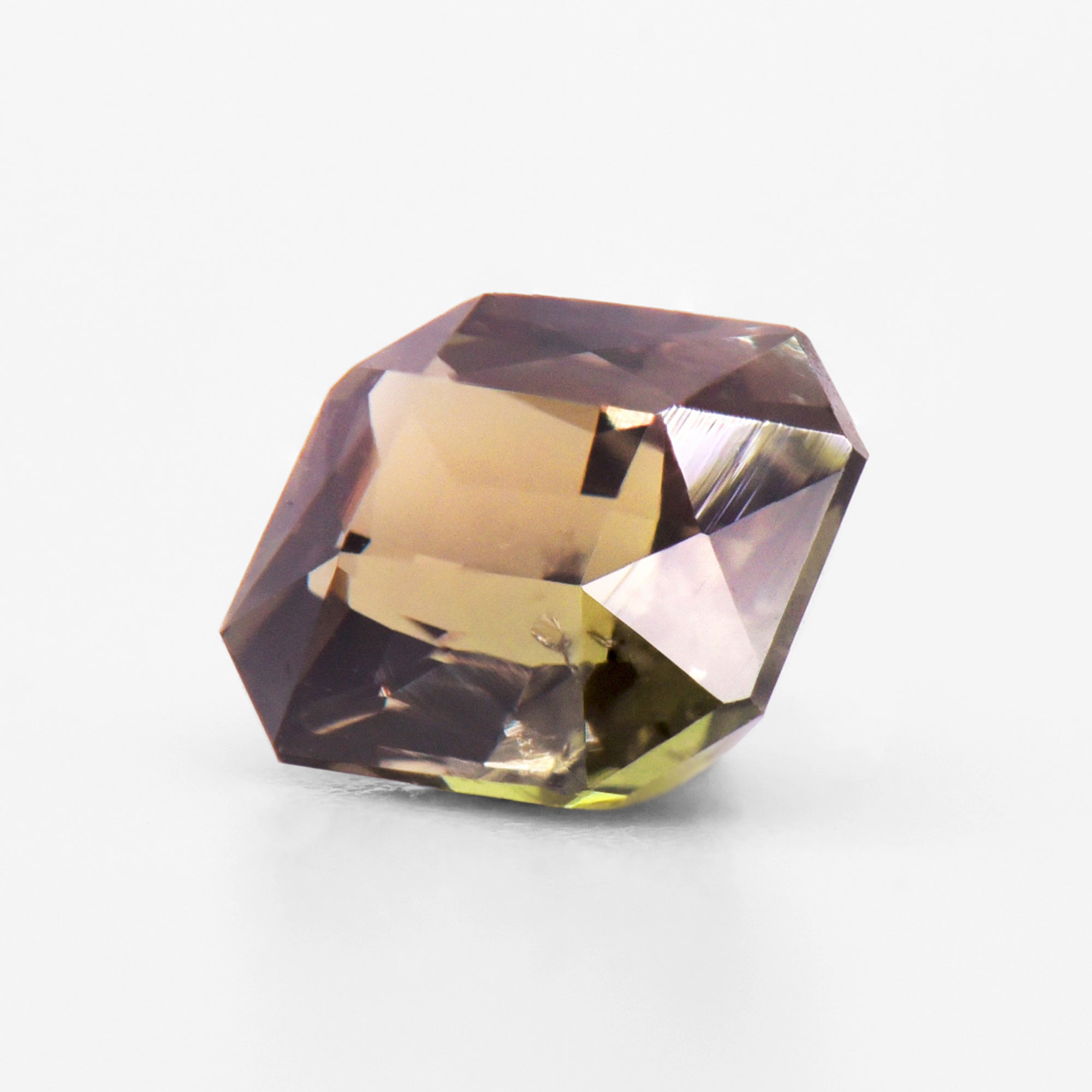 1.30cts 6.5x5.7mm Octagonal Faceted Colour Change Sapphire