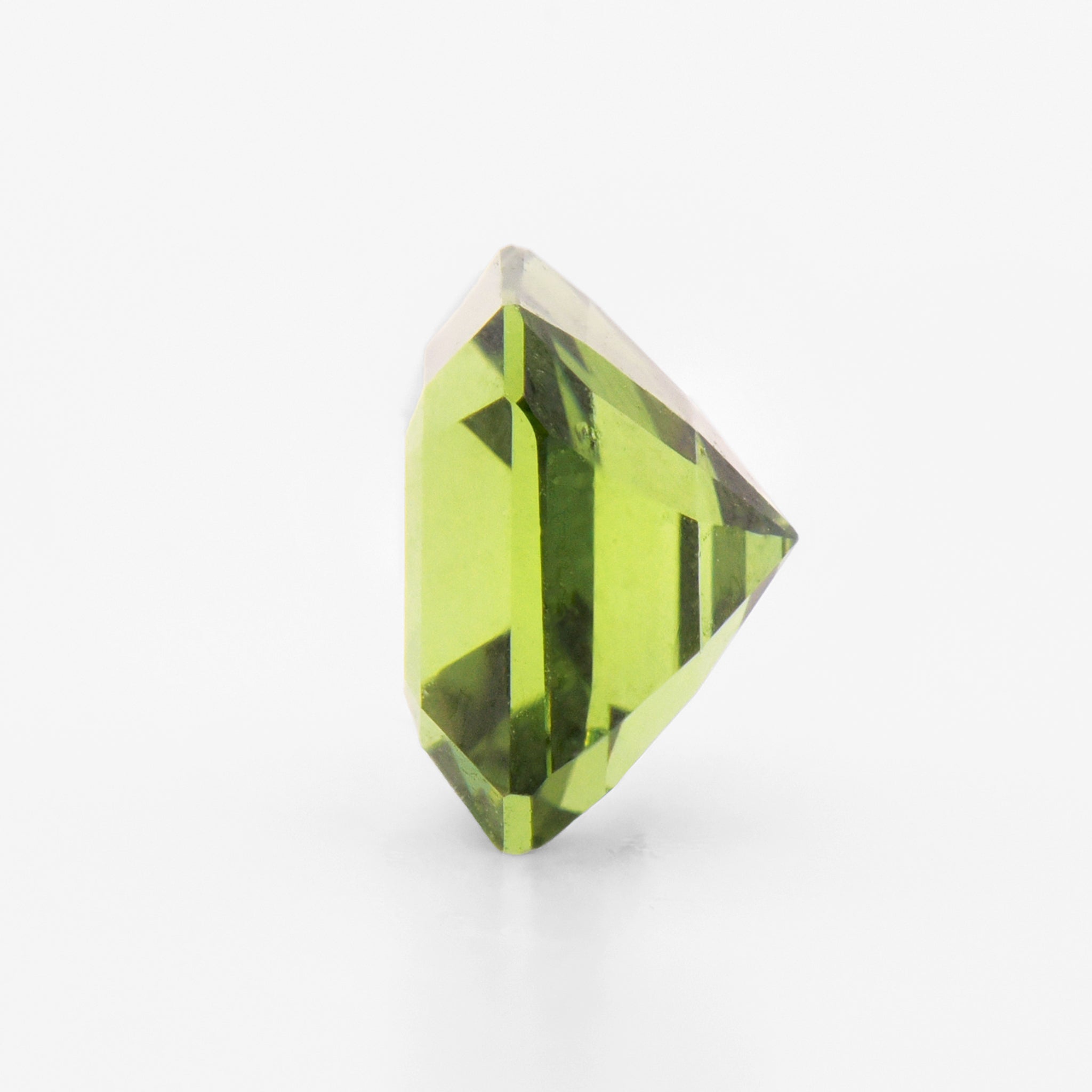 1.10cts 5.7x4.9mm Octagon Faceted Green Sapphire