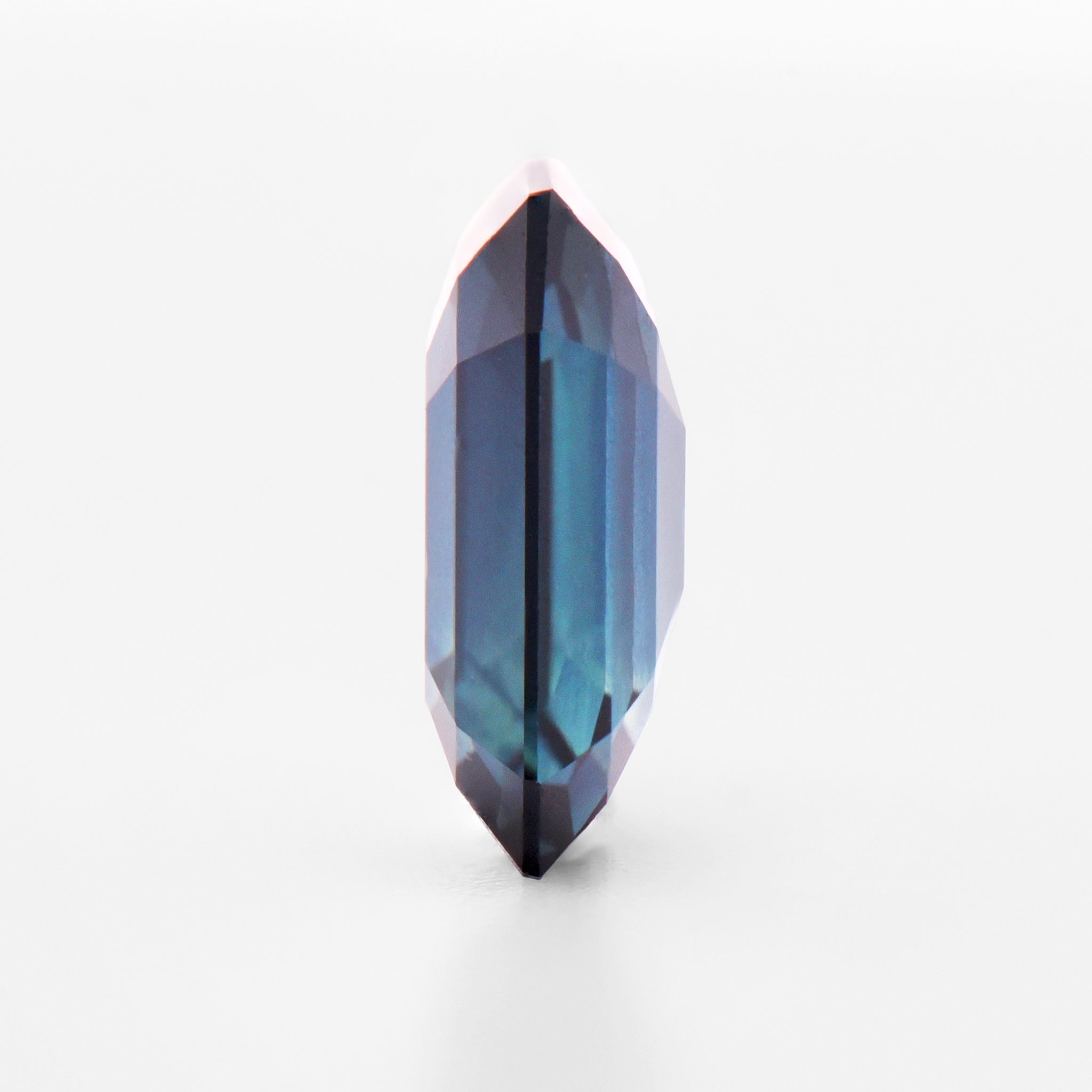 2.06cts 8.7x6.5mm Octagonal Faceted Bi-Colour Sapphire