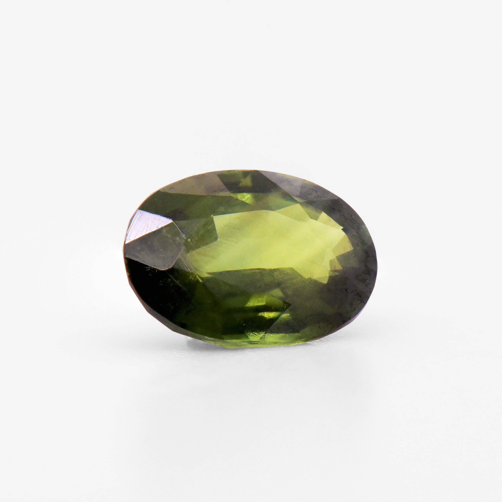 1.02cts 7.5x5.2mm Oval Faceted Green Sapphire