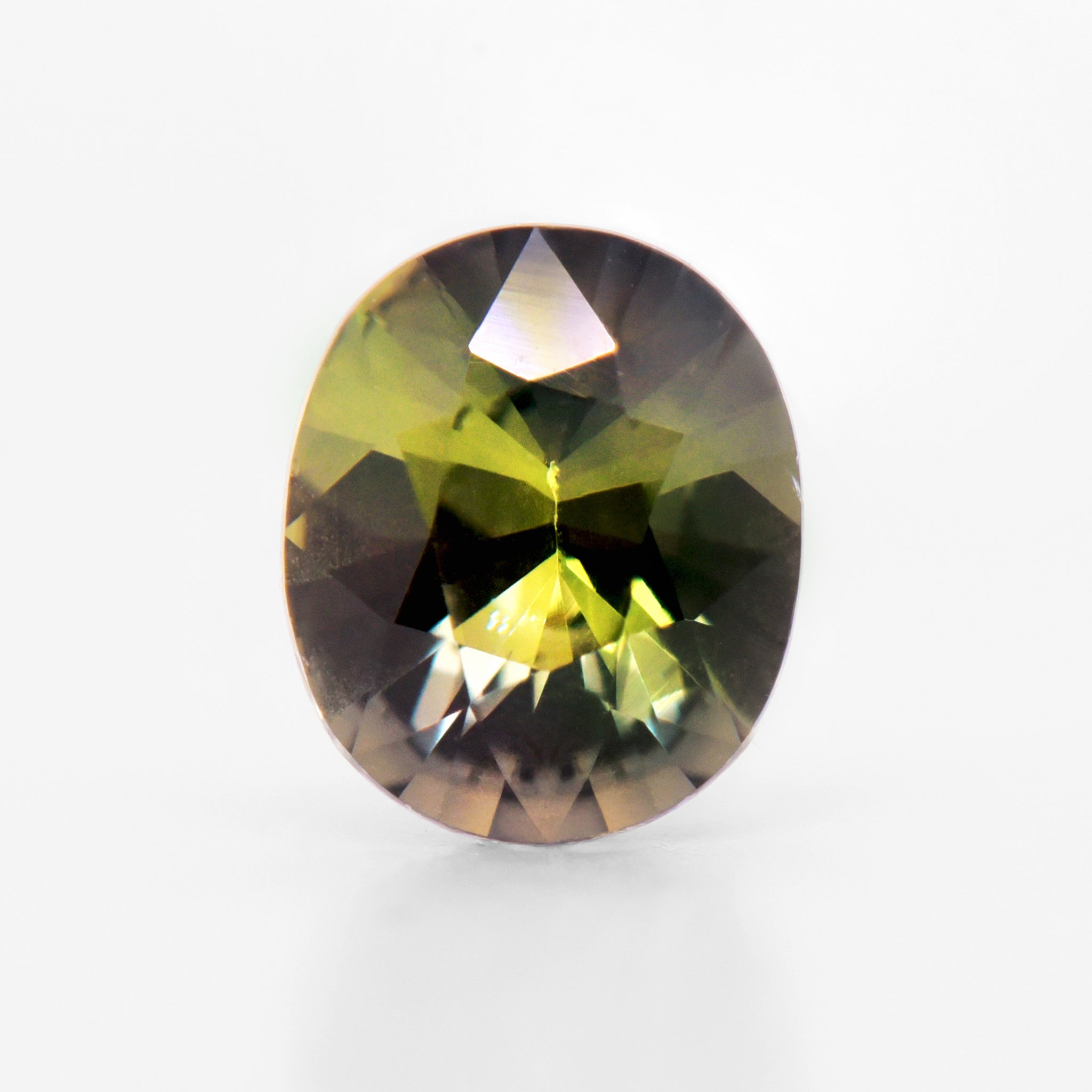 1.10cts 7x5.9mm Oval Facated Colour Change Sapphire