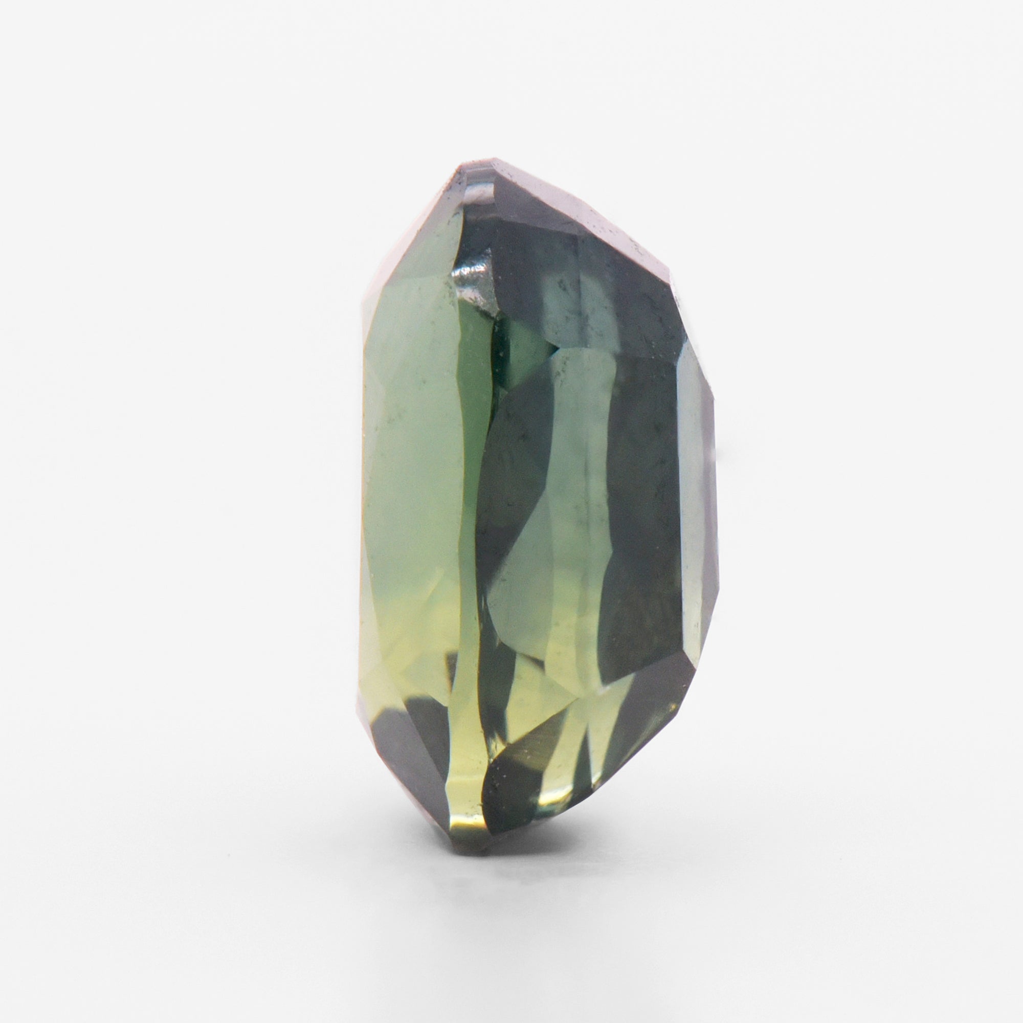 1.98cts 8.2x5.6mm Oval Faceted Green Sapphire