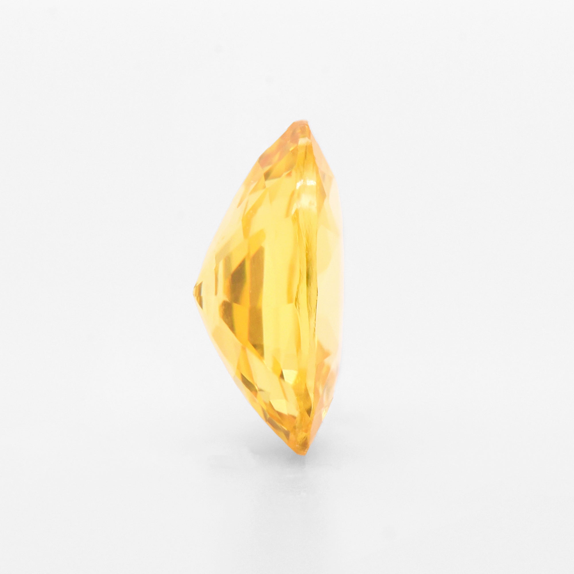 1.14cts 7.4x5.7mm Oval Faceted Yellow Sapphire