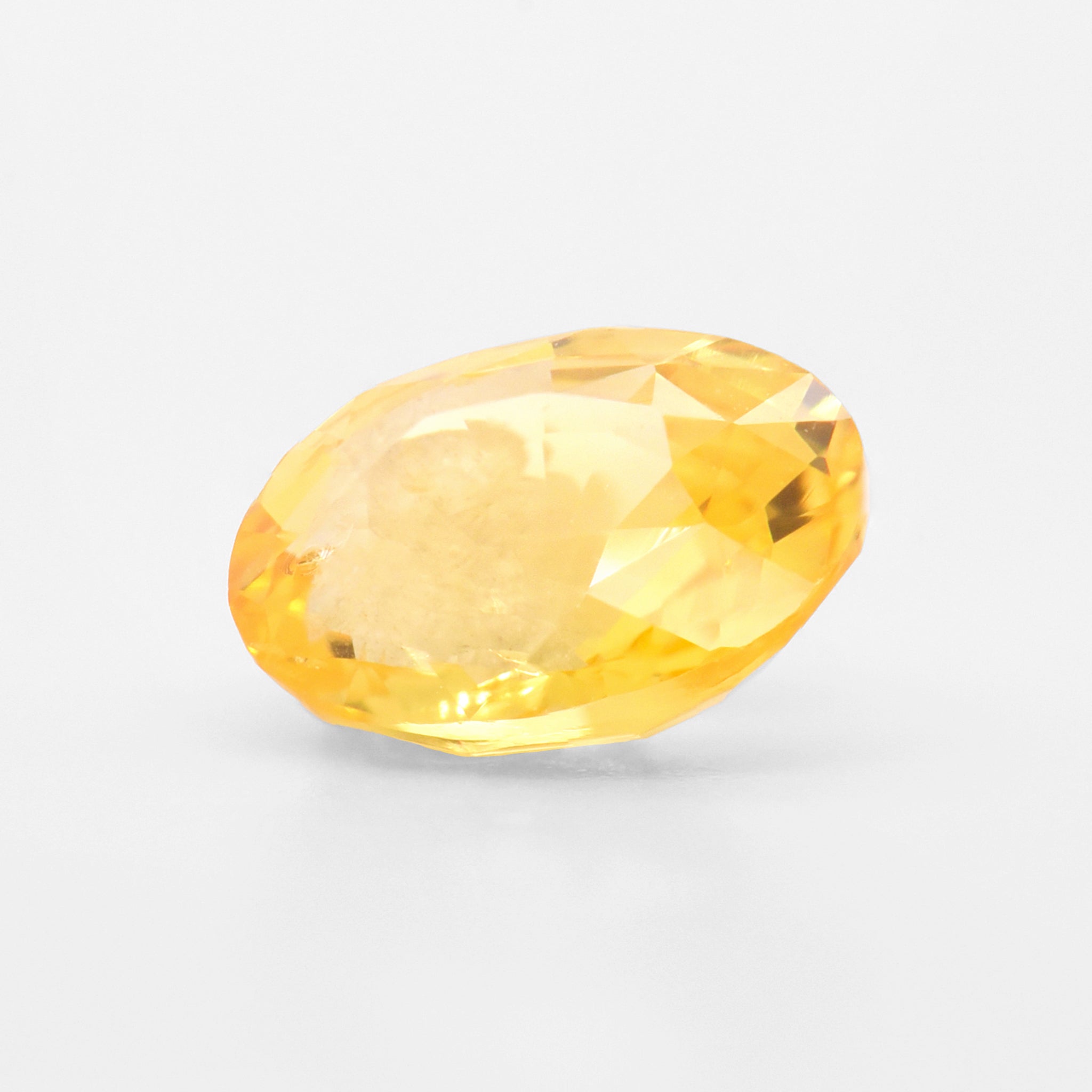 1.14cts 7.4x5.7mm Oval Faceted Yellow Sapphire