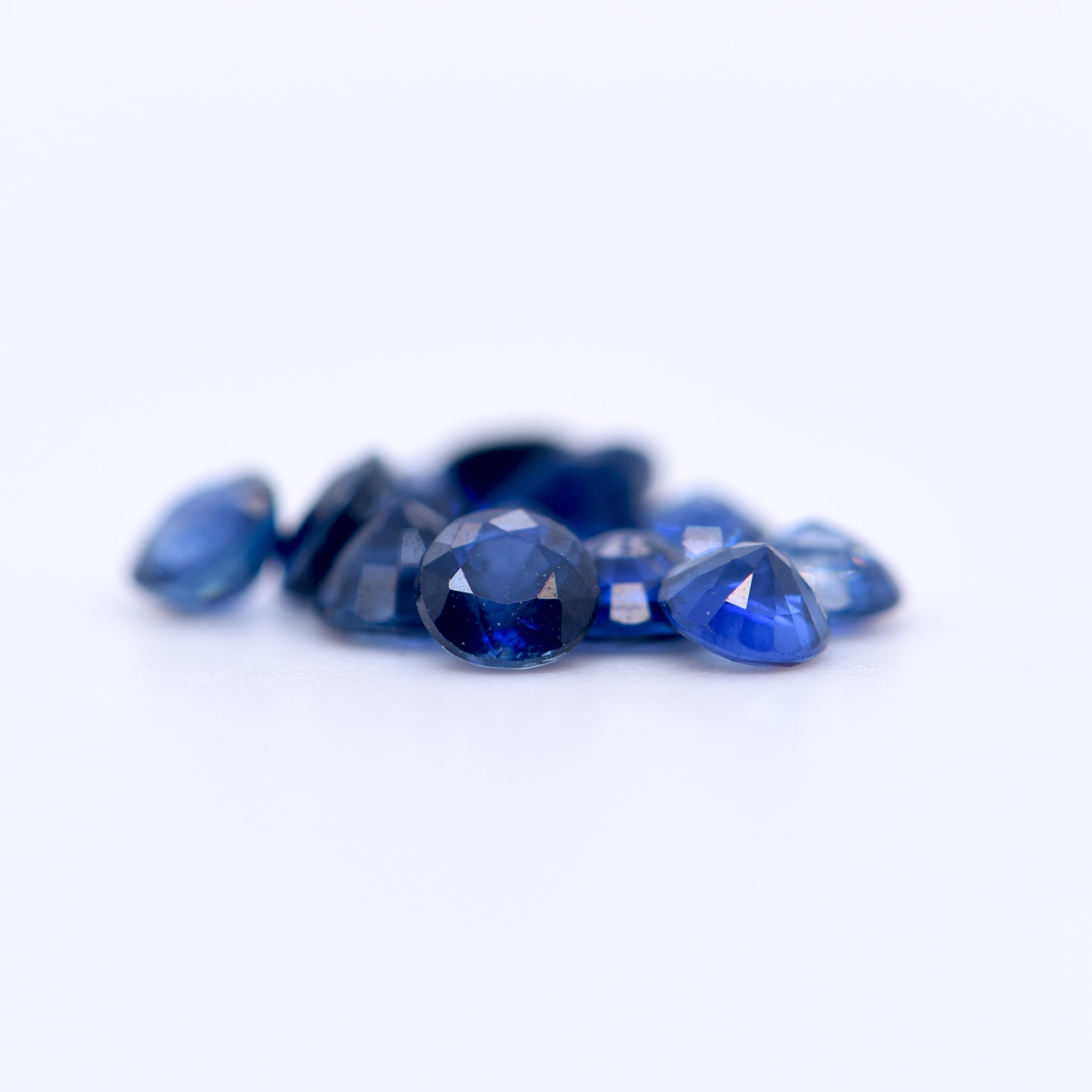 3.5mm Round Faceted Blue Sapphires