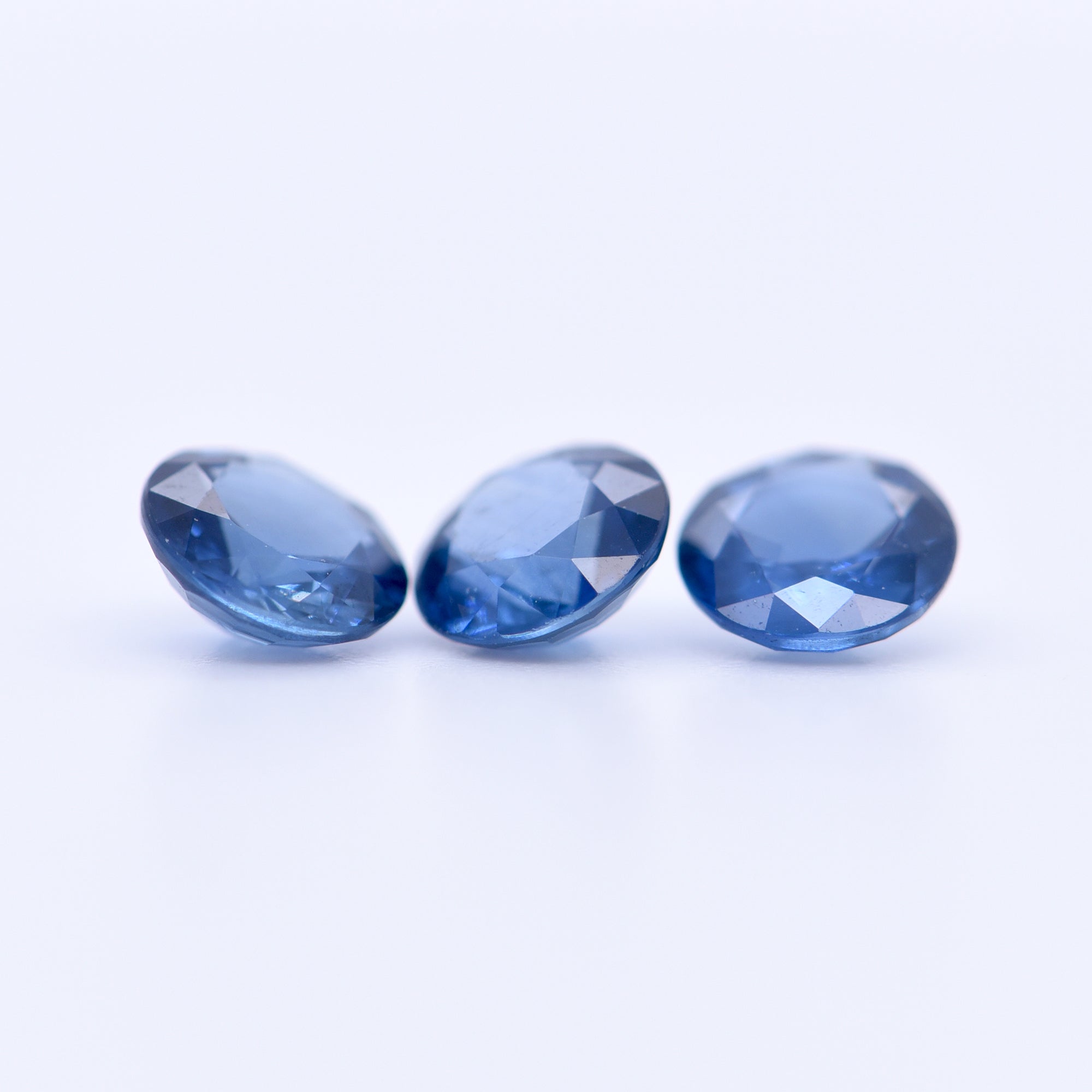 5mm Round Faceted Blue Sapphires