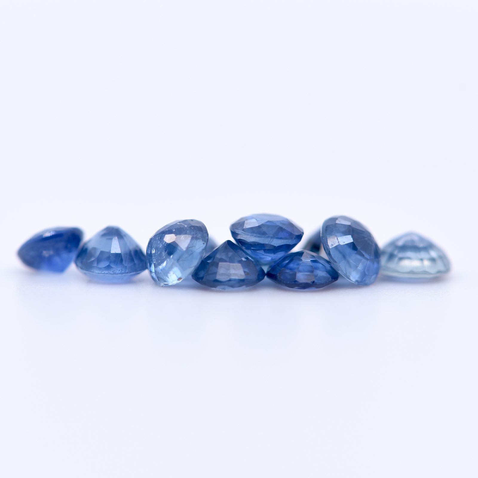 3.25mm Round Faceted Blue Sapphires