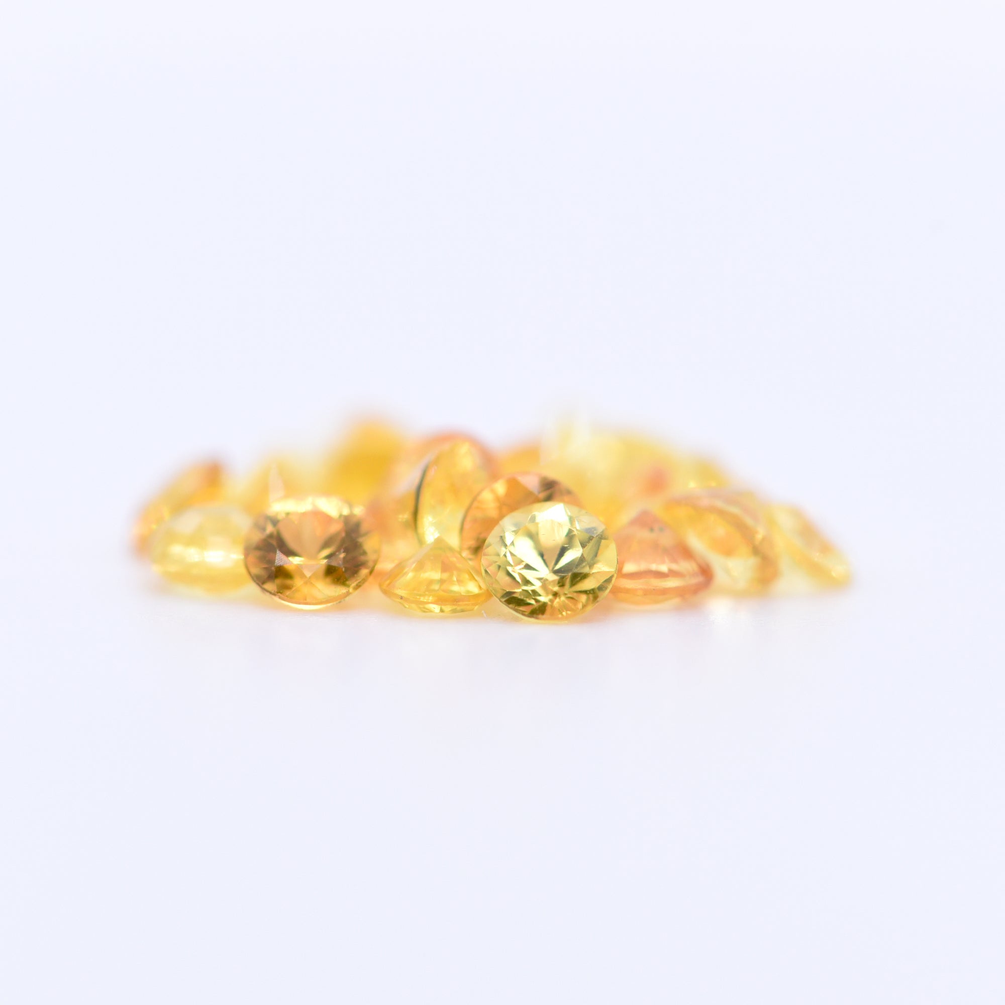 2.5mm Round Faceted Yellow Sapphires